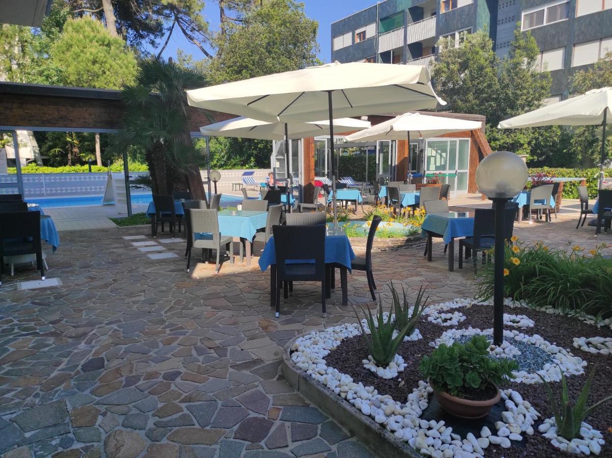 Hotel Ai Pini กราโด ภายนอก รูปภาพ