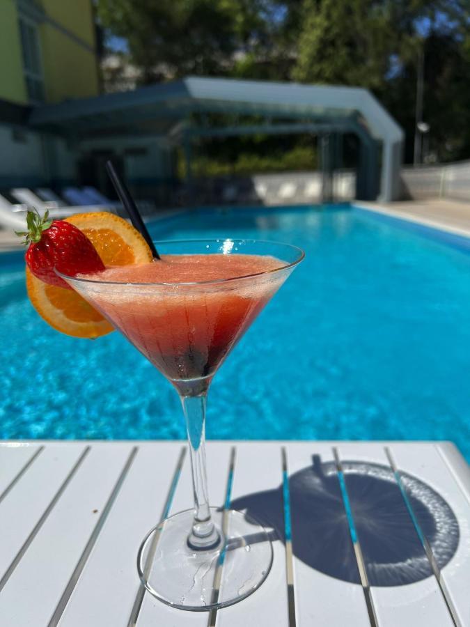 Hotel Ai Pini กราโด ภายนอก รูปภาพ