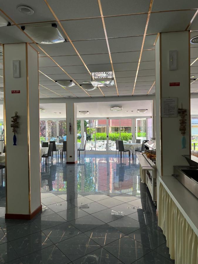 Hotel Ai Pini กราโด ภายนอก รูปภาพ