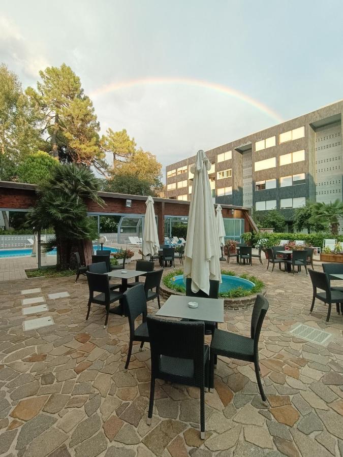 Hotel Ai Pini กราโด ภายนอก รูปภาพ